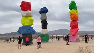 Seven Magic Mountains, Las Vegas #shorts #sevenmagicmountains #lasvegas #geopram