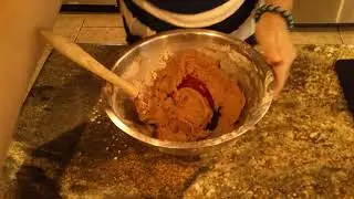 HOW TO MAKE MOIST RED VELVET CRINKLE COOKIES!