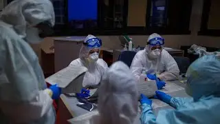 Italian doctor fights coronavirus to save lives