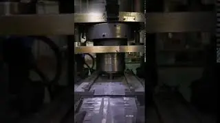 powder compacting hydraulic press to make gear