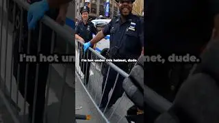 NYPD officer helps biker avoid traffic 🙌 @MADLITS1K