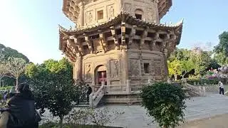 “此地古称佛国，满街都是圣人。”原来是朱熹专为泉州开元寺题写的！