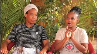 Esther ati Nzovu muca inyuma kubera ko atazi ibyo akora 🤣Ntabwo mba mbyumva nukuri🤣🤣