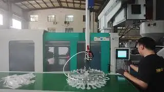 Plastic spoon injection molding machine