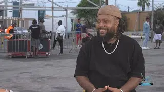 Klav Kriolu com o artista Tony Fika