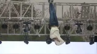 Трюк Гарри Гудини! Освобождение из смирительной рубашки! Иллюзионист Дмитрий Поляков.