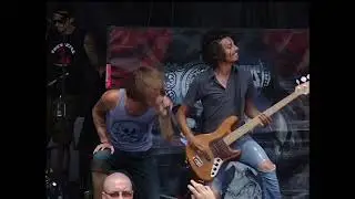Chiodos - The Undertaker's Thrist For Revenge Is Unquenchable (Live At Vans Warped Tour 2007 DVD) HD