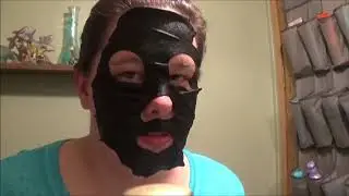 Yes to tomatoes Detoxifying Charcoal Paper Mask
