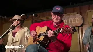 C&rsquo;est La Vie: Carl Jackson and Val Storey at the Station Inn