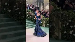 OUR FAVORITE TIME OF THE YEAR...#MetGala2024 ✨ @zendaya looks UNREAL! 💙
