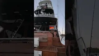 92' Viking Skybridge 