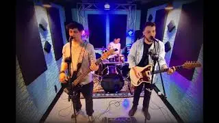 " Aurora Colors "  OthersideRed Hot Chili Peppers (cover)   Produção: Estúdio Two Stroke