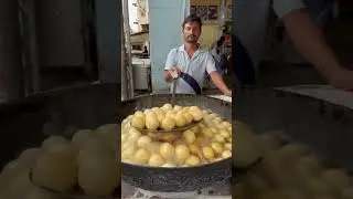 Aalu Bonda &egrave; un popolare snack street food indiano #streetfood #food
