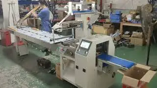 High speed biscuit flow packaging machine,250bags/min high speed auto biscuit packaging machine