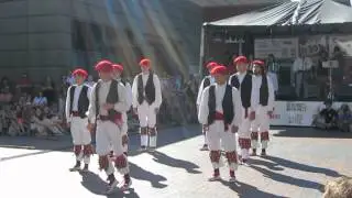 Oinkari 1 dantza taldea Boisen Jaialdi 2015ean