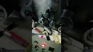 Waterproof zipper middle separating machine