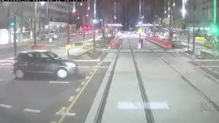 Canberra light rail dashcams record near misses with cars and pedestrians one week out from launch