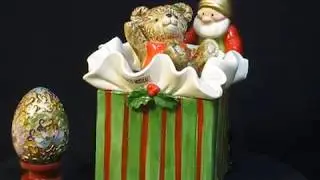 X'mas (Santa Claus and teddy bear gift box) music box series