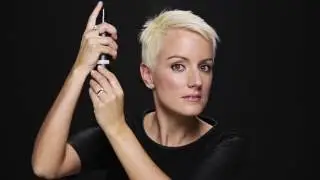 Toppik UK Hair Building Fibres Application - Zoe
