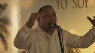 Repentistas cubanos cantan a Fidel y a la Revolución