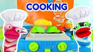 Fizzy and Phoebe Pretend Play Cooking Food BBQ Grill