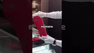 This is how millionaires buy flip-flops