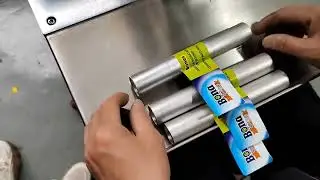 30mm diameter pipes folding sticker labeling machine flag labels applicator for Brasilian customer