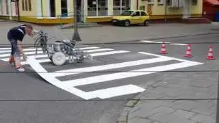 Malowanie przejść dla pieszych w Oliwie / StaraOliwa.pl