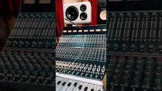 Using vintage La3a audio leveller for vocal distortion at No Fun Club #saturator #limiter #namm