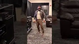 Kevin Hart dancing to Lil Uzi Vert I just wanna rock