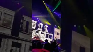 Stressed out (LIVE Schottsein Center TDC) twenty one pilots
