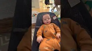 Mom&lsquo;s sneeze is scary.😂😀