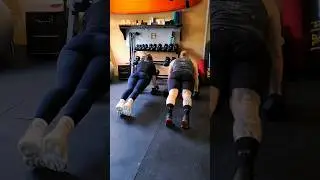 Couple workout. Workout together = happy together #fitcouple #coupleworkout