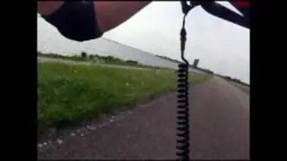 Kitewing op gooimeerdijk Almere Haven