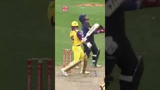 Sound ON! Just listen to Azam Khan behind the wicket nice fun❤️🤣🤣🤣