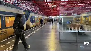 Treinen op het Station Almere Centrum 2024