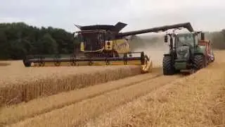 New Holland CR9.90 SmartTrax with 35ft Varifeed header