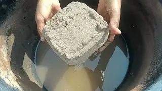 Gritty grainy brown sand dry water crumbling 🫶 crunchy dusty 👍 oddlysatisfying 