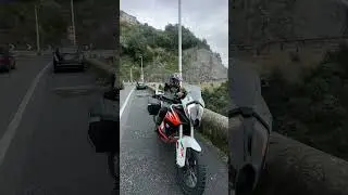 Costiera Amalfitana con la Goldstar 650