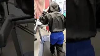 сгонка веса: 15 мин на дорожке в костюме