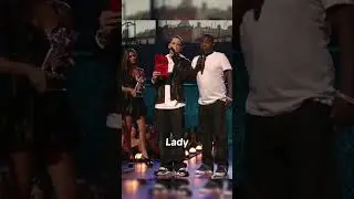 Eminem handing an award to Lady Gaga 🤩