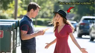 Proč se mi vyhýbáš? Zeptala se sousedka svobodného otce a on odpověděl: Protože pohled na tebe bolí.