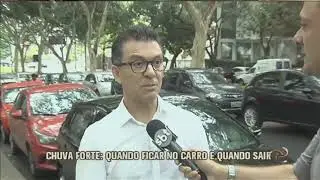 Em caso de chuva forte &eacute; melhor ficar dentro do carro?