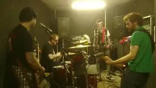 4STupiD BoyS  Война