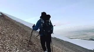 Hiking to the mountain ( Moskar&eth;snj&uacute;kar) during spring. 