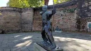 ROBIN🏹 HOOD statue at Nottingham🏰 CASTLE.