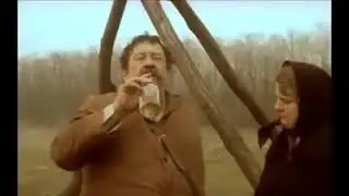 Paja pije rakiju