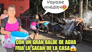 Do&ntilde;a MAYRA Hoy Mojo Por Completo A MARIANA, Por Andar De Contestona La Mojaron Toda😱