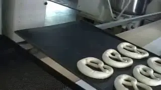 ERKA Wickelmaschine Brezel Langroller Testlauf