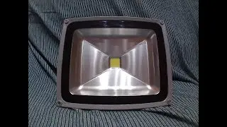 TRANSFORMA UN FOCO DE 100W DE CABLE A FUNCIONAMIENTO CON PILAS